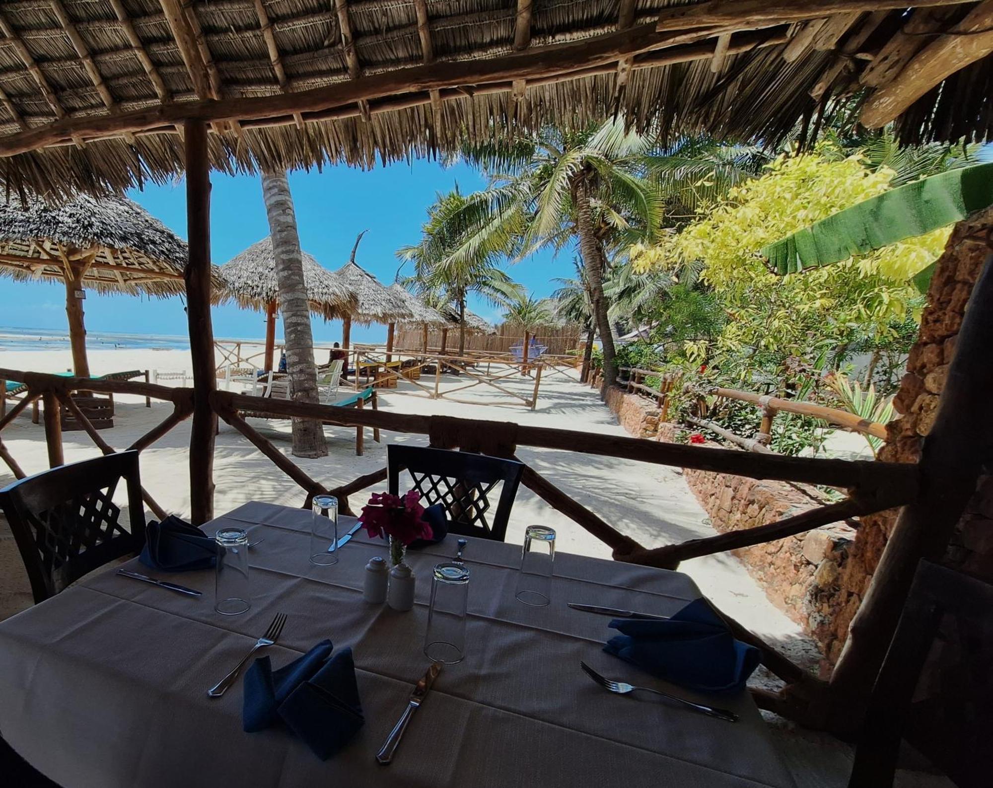 Bianco Azzurro Hotel & Restaurant Pwani Mchangani Eksteriør billede